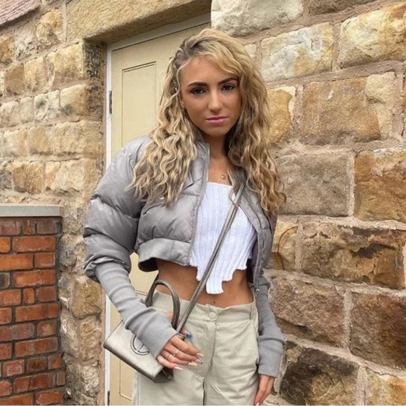 Cropped puffer jacket with long arm warmers. Gray - Picture 2 of 3